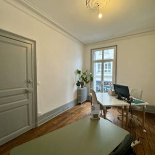 Bureau privé 18 m² 3 postes Location bureau Rue d'Entraigues Tours 37000 - photo 2